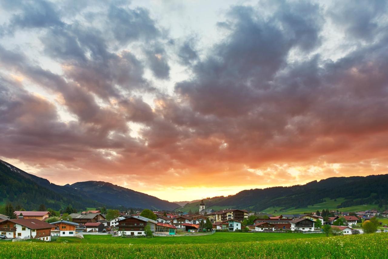 Hotel Hohenfels Tannheim Exterior photo